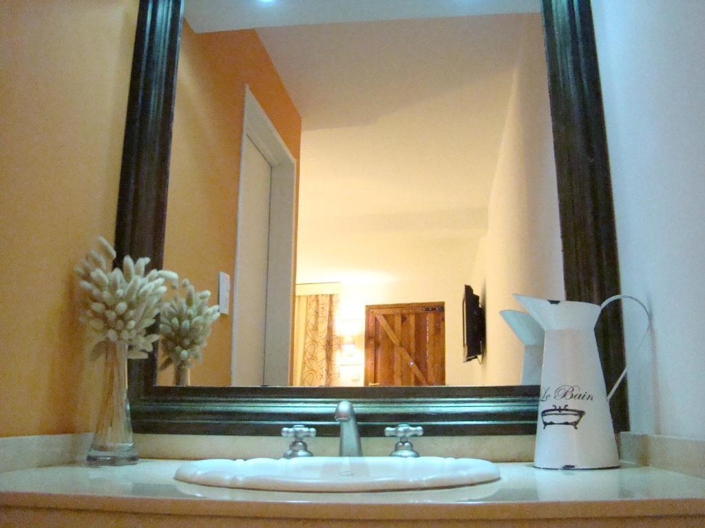 Posada Summit Suites La Cumbre Room photo